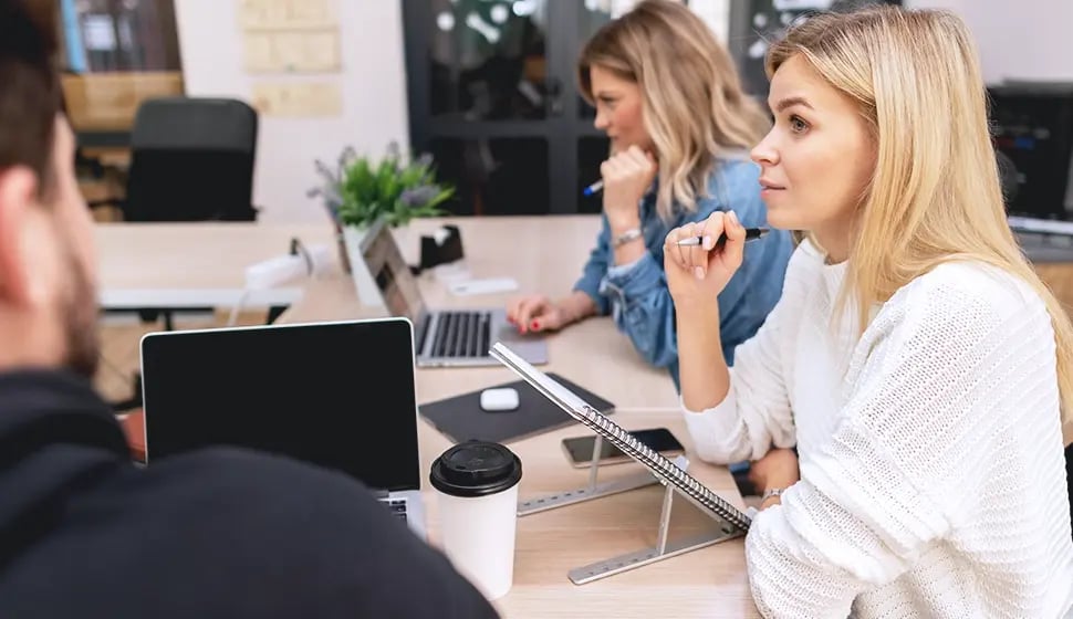 Immersives Soft Skill Training mit KI: Kommunikationstraining